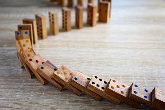 Pengaruh permainan domino dalam seni dan sastra